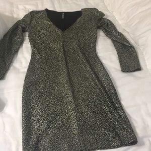 TIGHT GOLD AND BLACK MINI DRESS